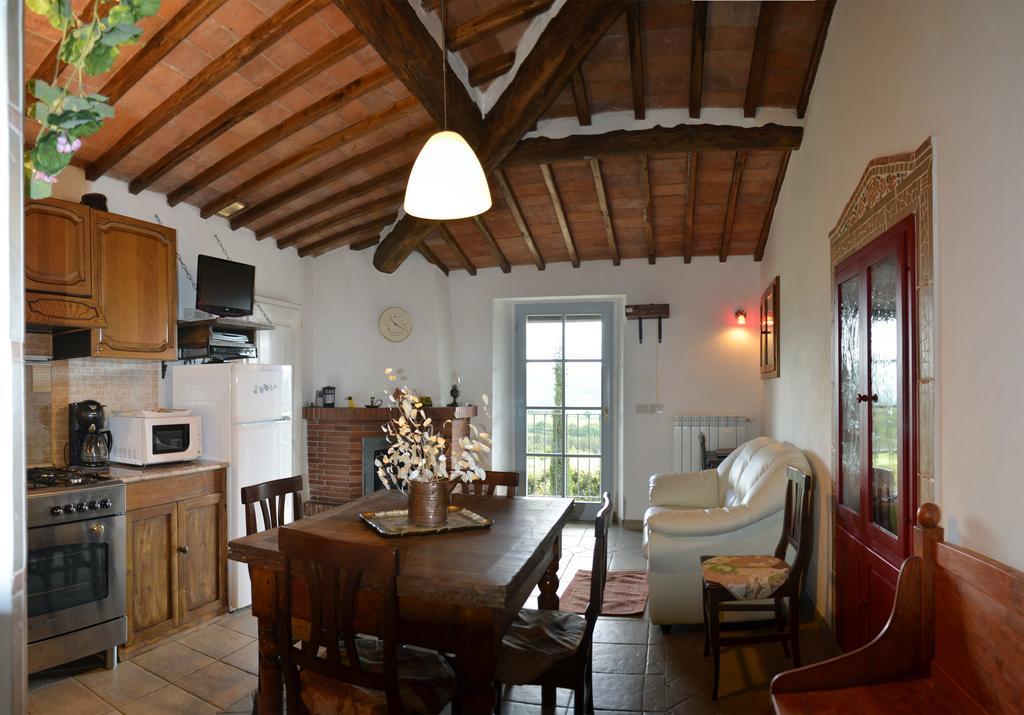 Montecastelli Pisano Villa Le Capanne מראה חיצוני תמונה
